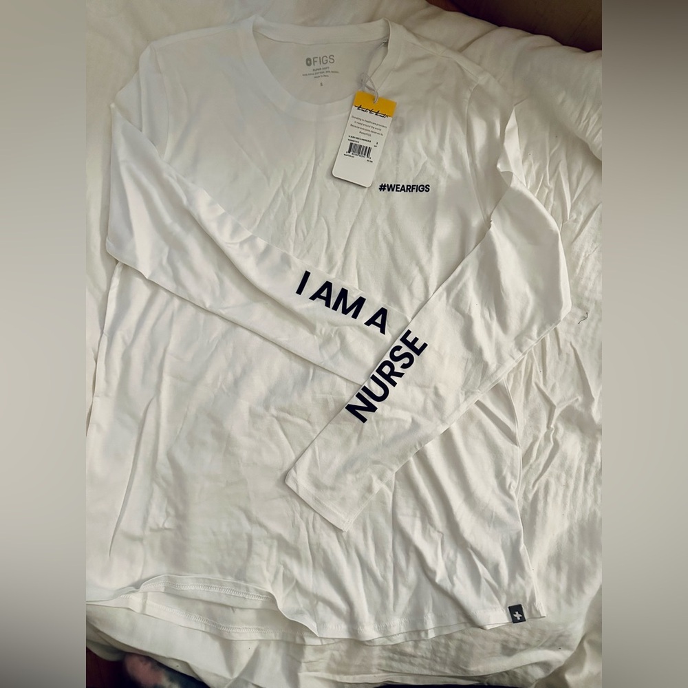 NWT FIGS I AM A NURSE long sleeve underscrubs. Small size.